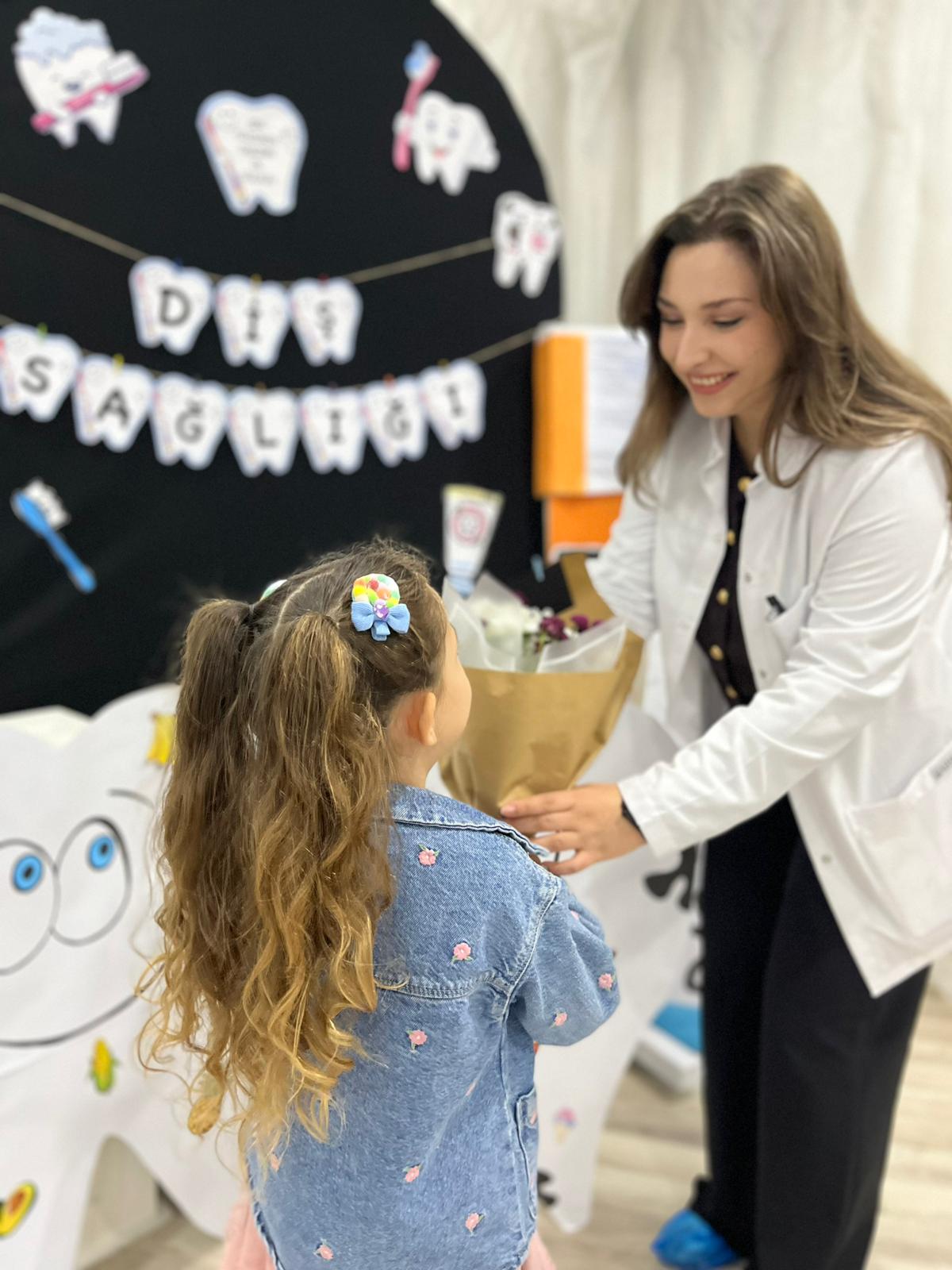 Okulumuzda Diş Dostu Bir Gün: Diş Hekimimizi Ağırladık