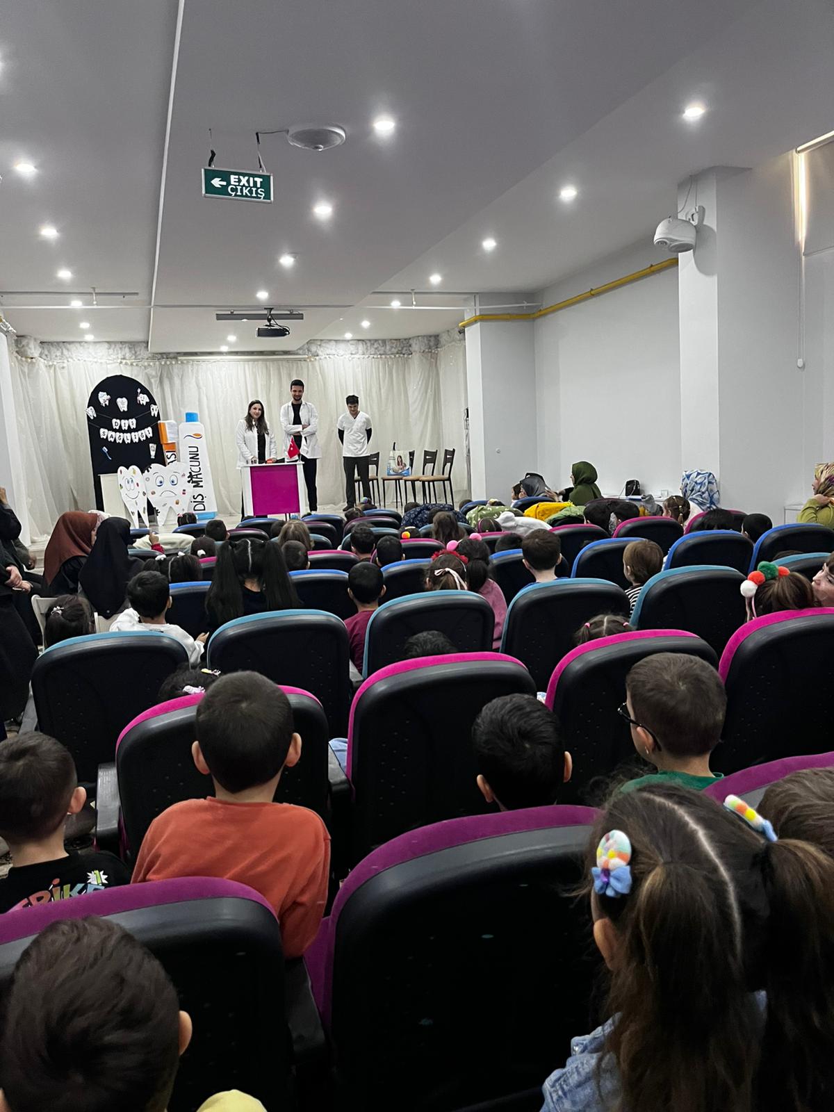 Okulumuzda Diş Dostu Bir Gün: Diş Hekimimizi Ağırladık