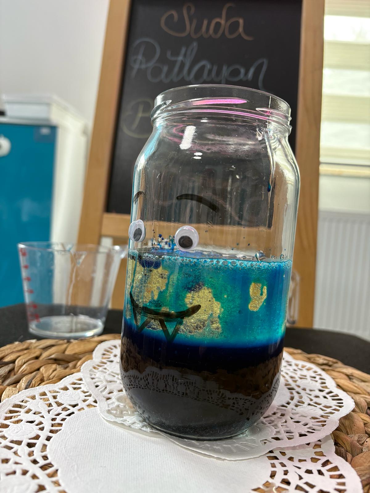 BİLİM GÜNÜ Suda patlayan baloncuklar deneyi