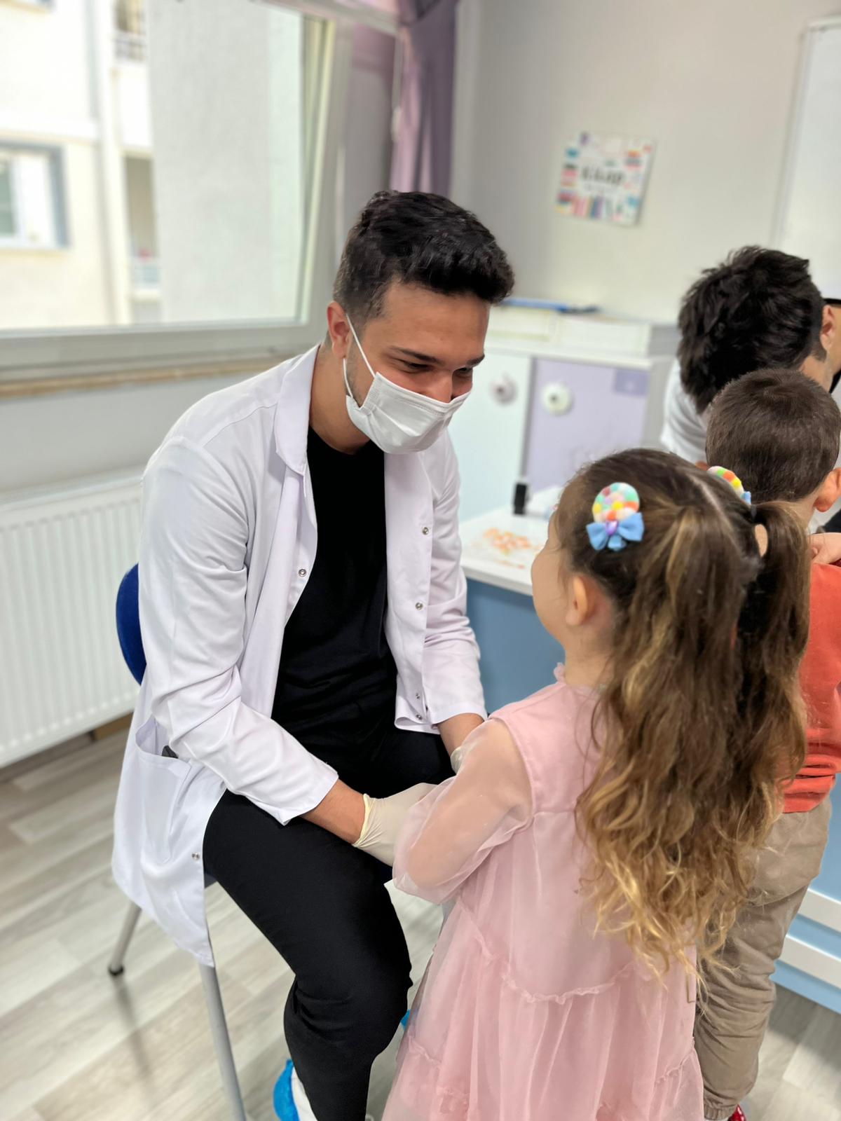 Minik Gülüşler Emin Ellerde: Okulumuzda Diş Taraması Gerçekleştirildi